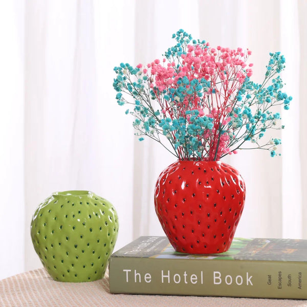 Cute strawberry vase resin vase room flower arrangement accessories fruit pot flower pot home decoration accessories