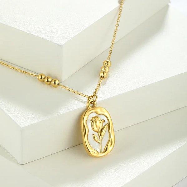 Rose White Shell Pendant Necklace for Women Simple Fashion Jewelry Accessory