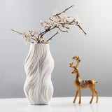 Simple European home decor ornaments, white ceramic vases, living room wine cabinets, dried flower crafts, flower utensils